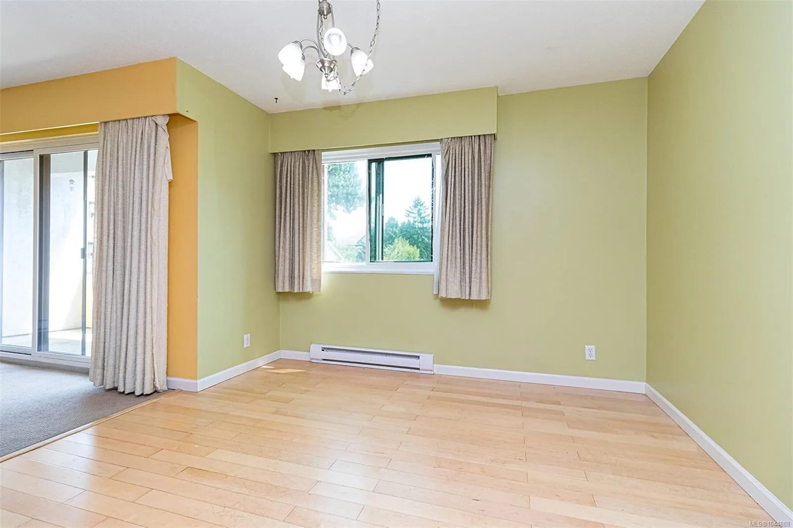 853 Selkirk Ave