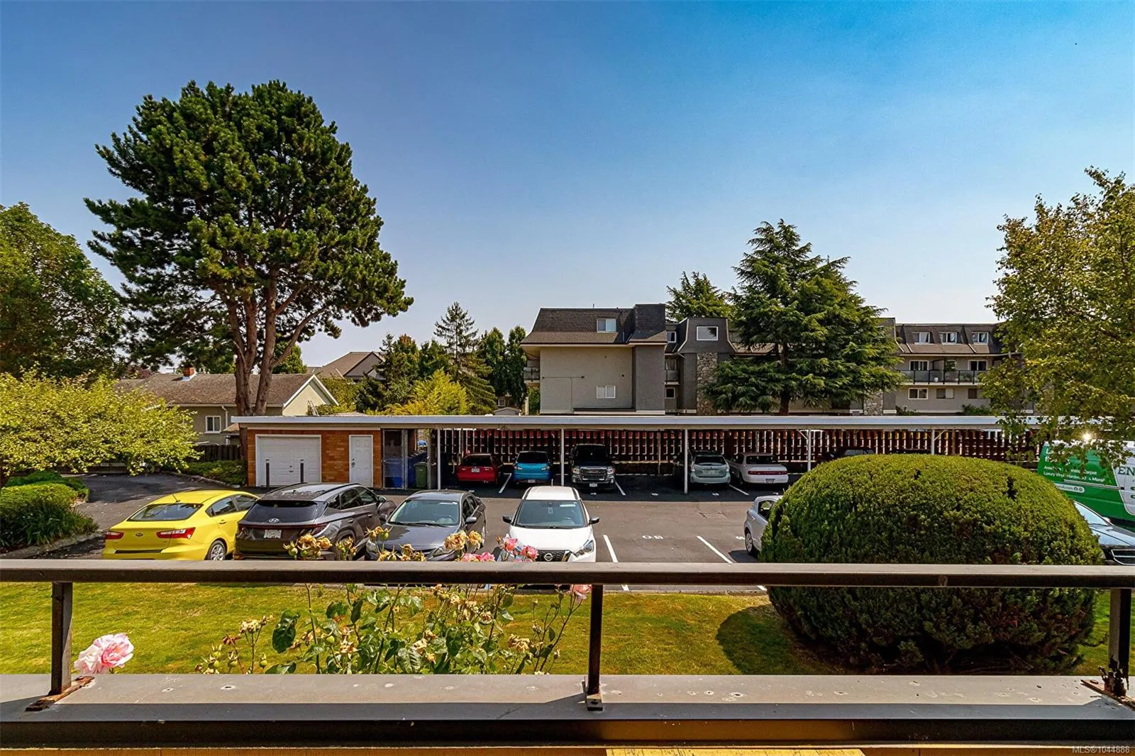 853 Selkirk Ave