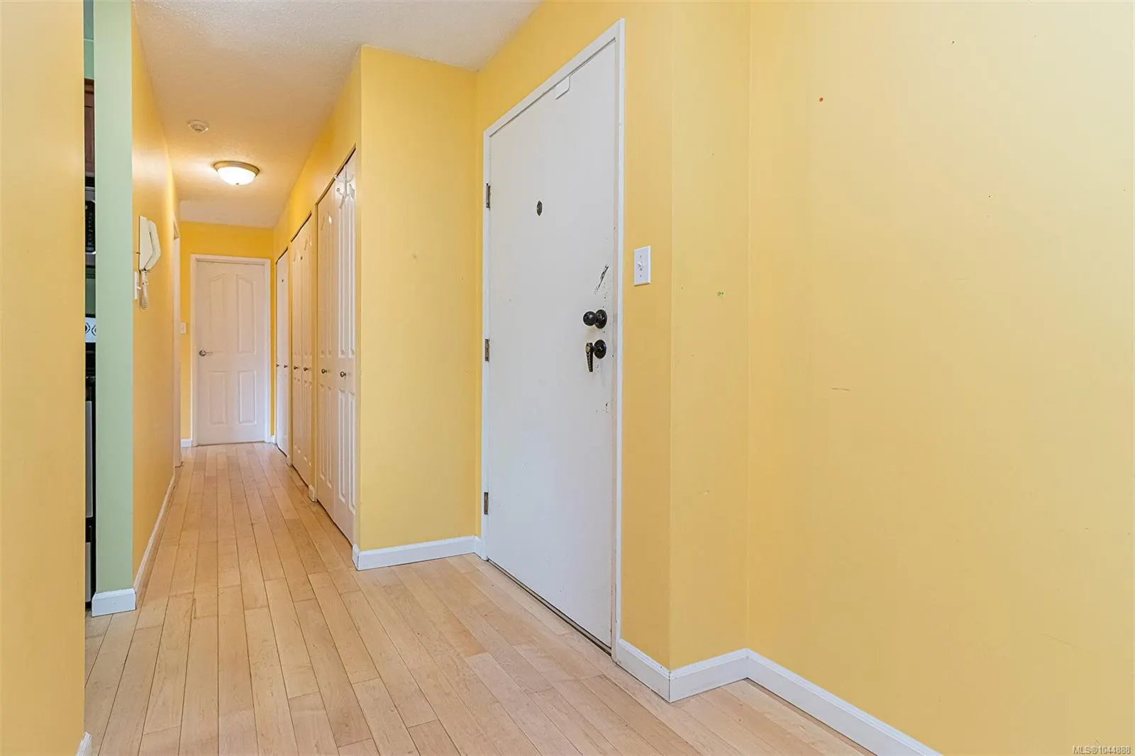 853 Selkirk Ave