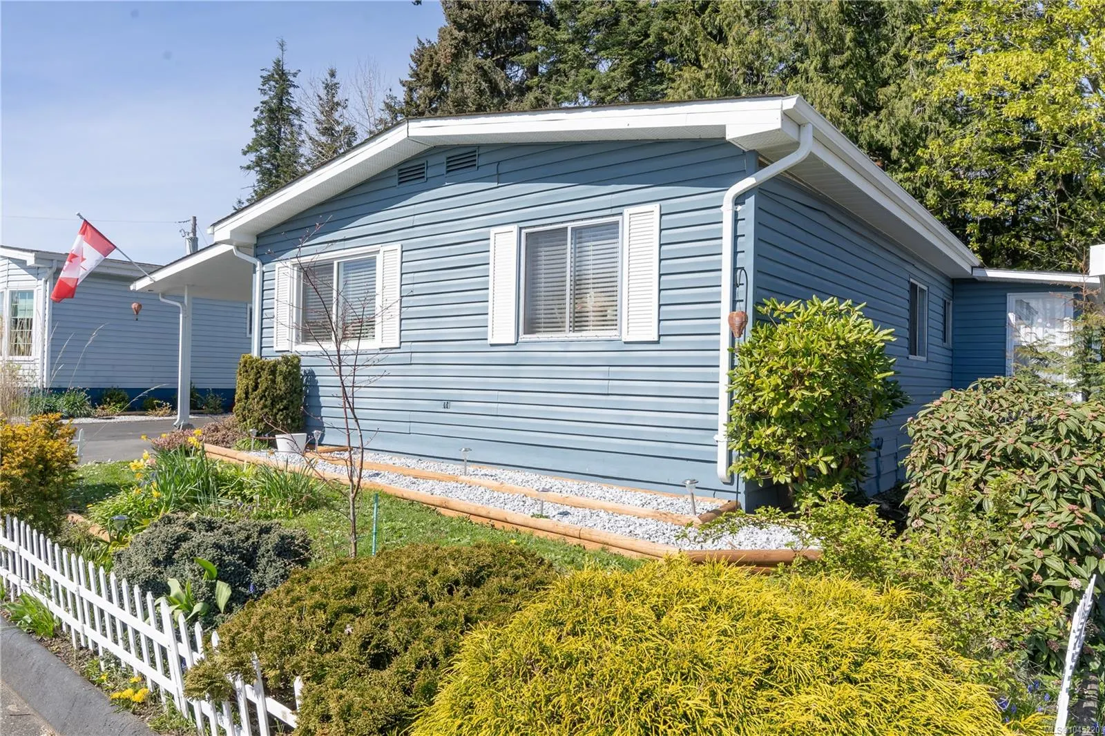 7701 Central Saanich Rd