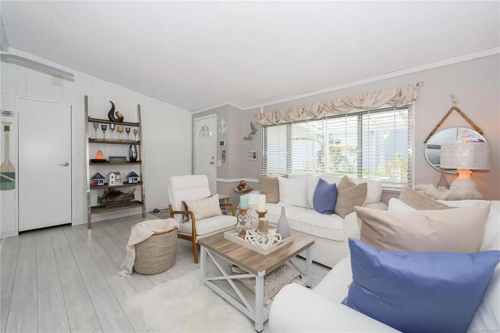 7701 Central Saanich Rd