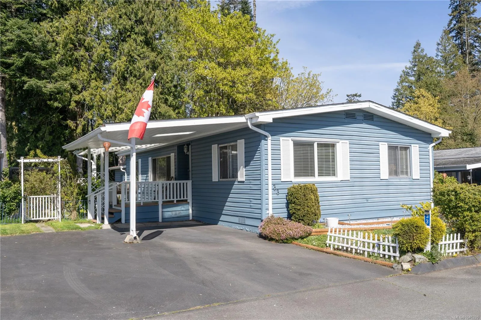 7701 Central Saanich Rd
