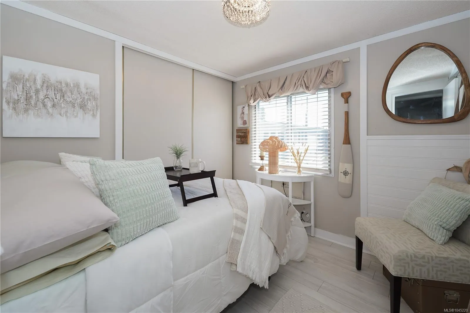 7701 Central Saanich Rd