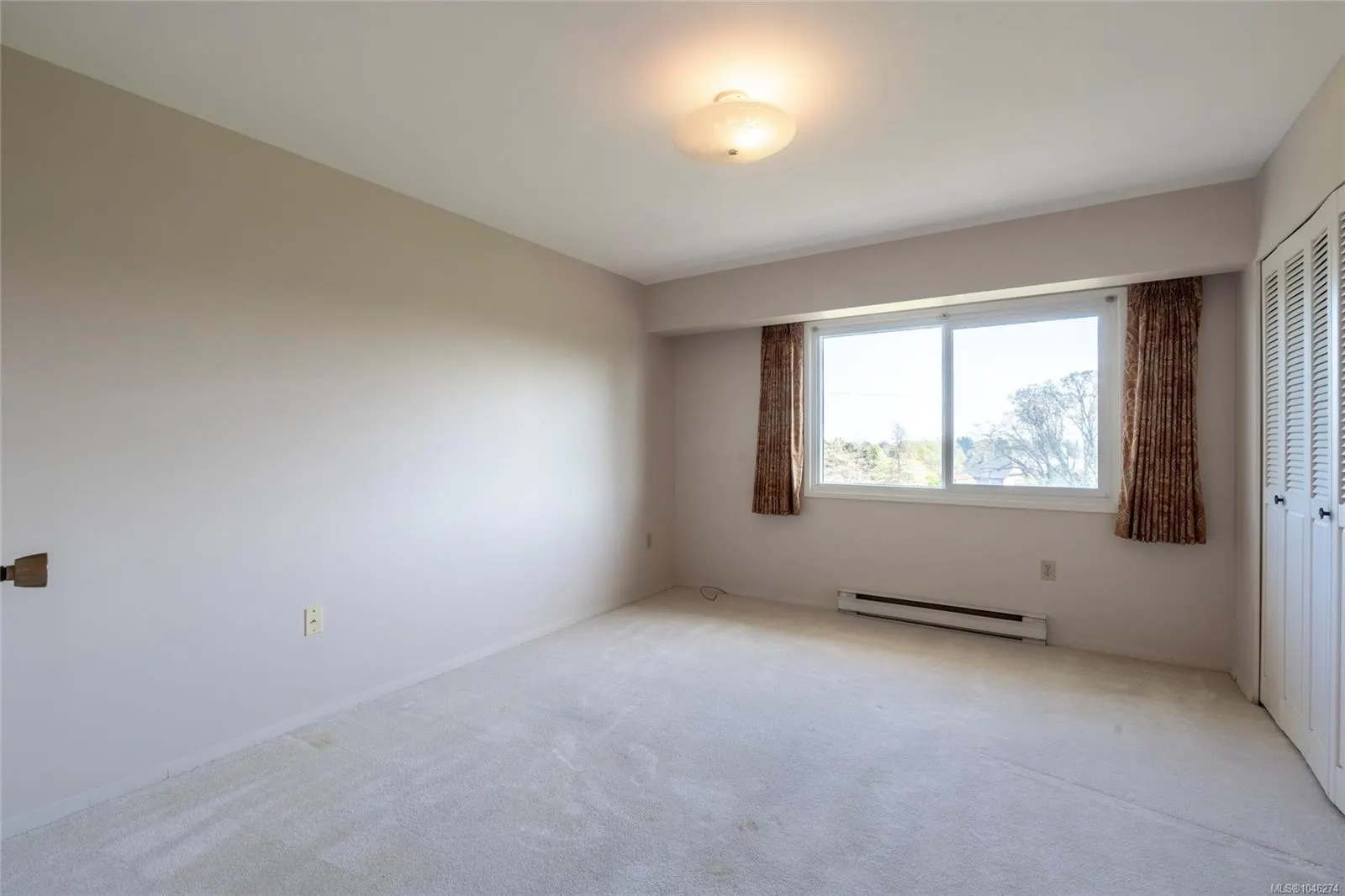 2323 Hamiota St
