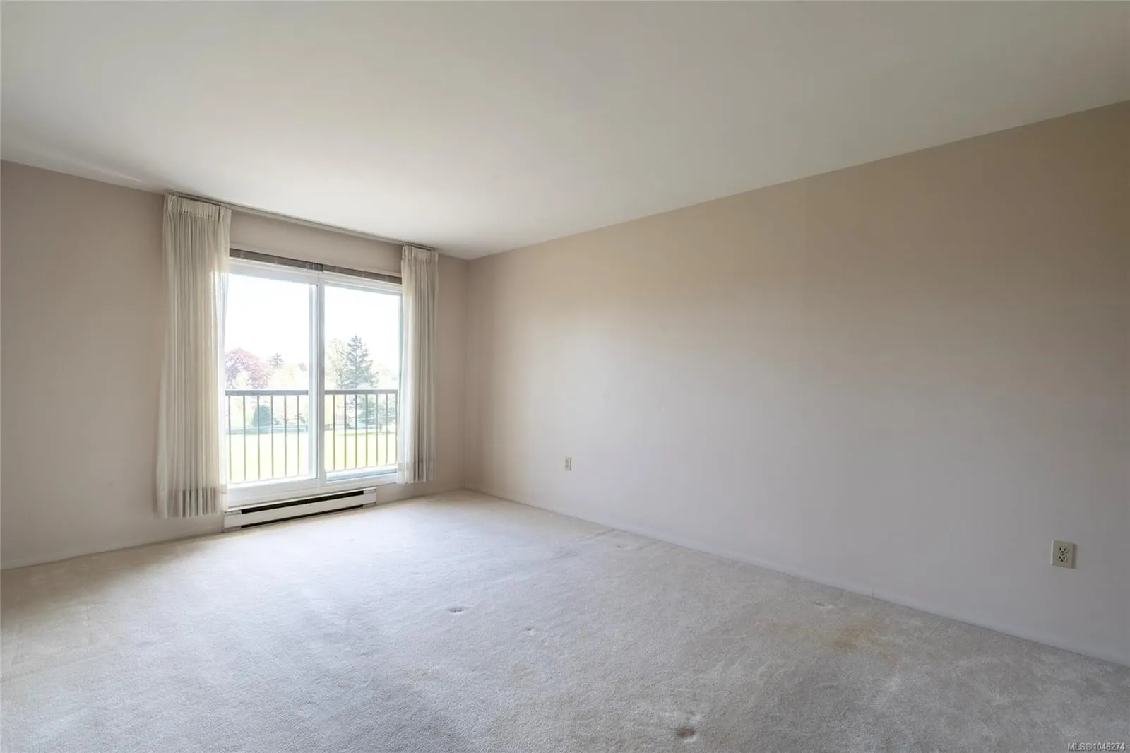 2323 Hamiota St