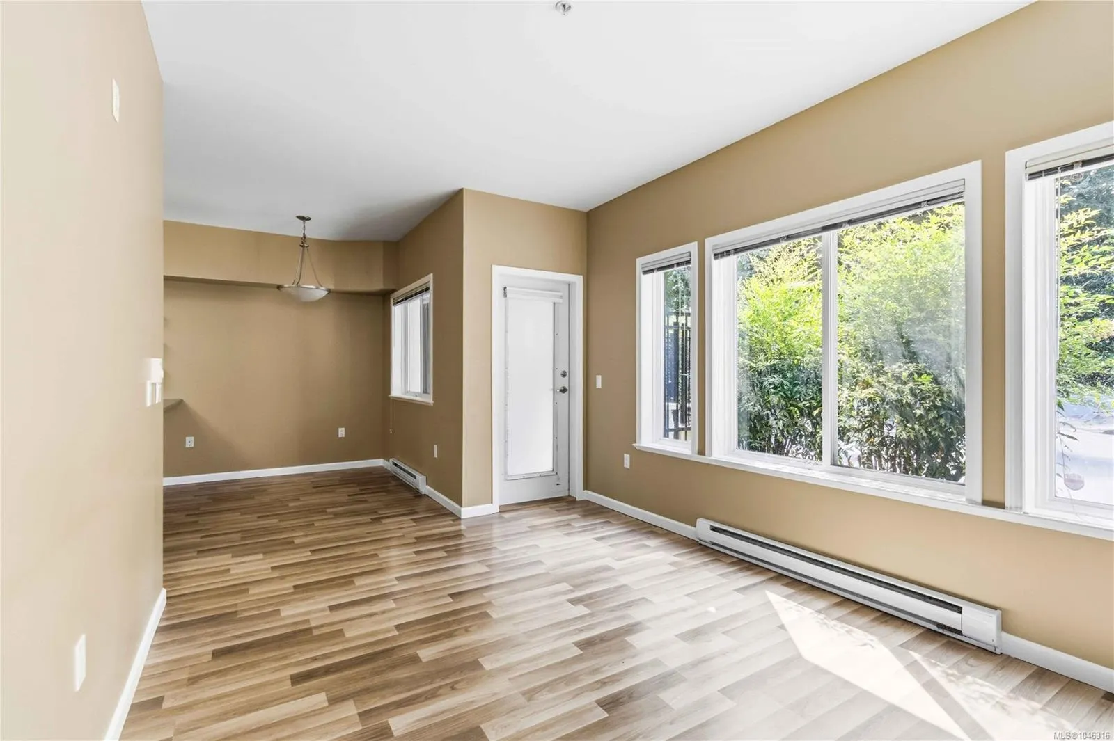 360 Goldstream Ave