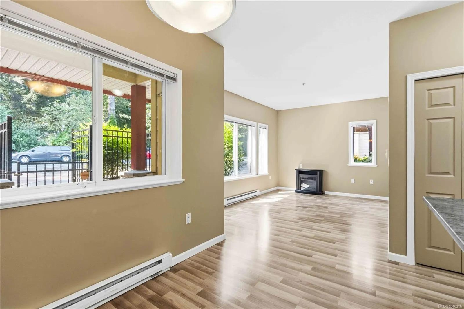 360 Goldstream Ave