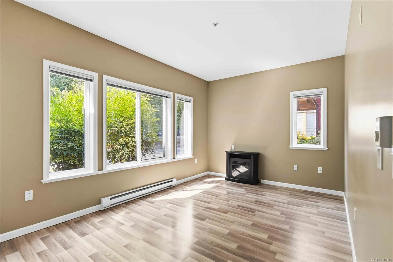 360 Goldstream Ave