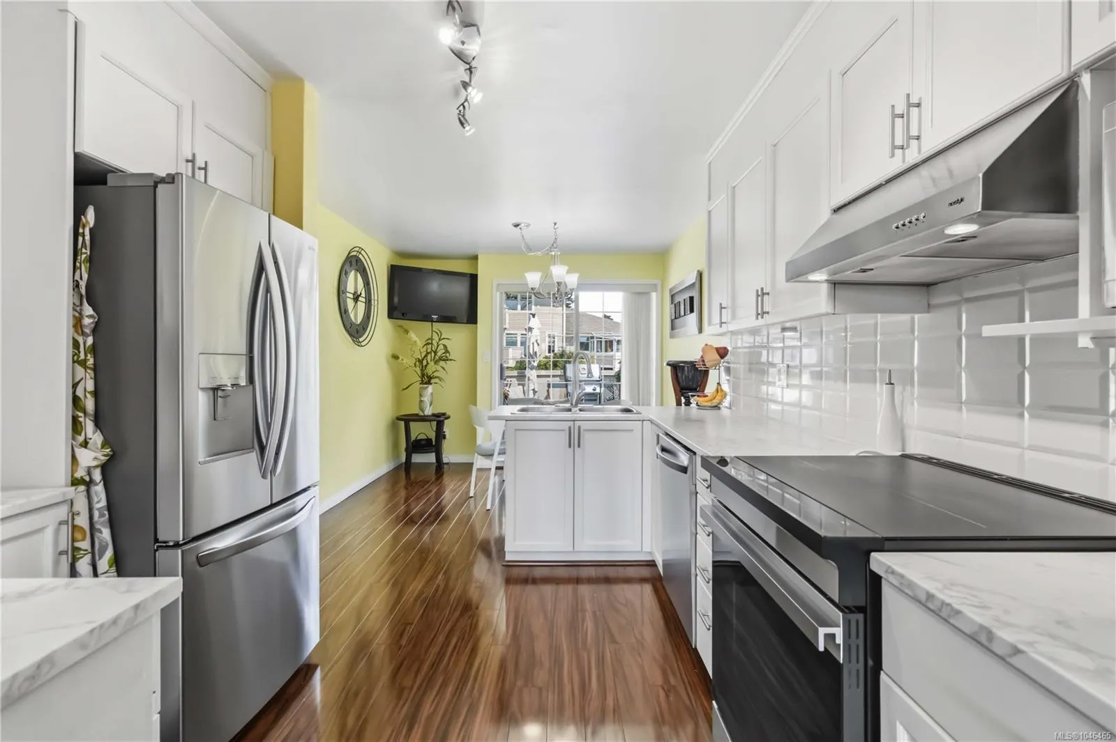 909 Admirals Rd