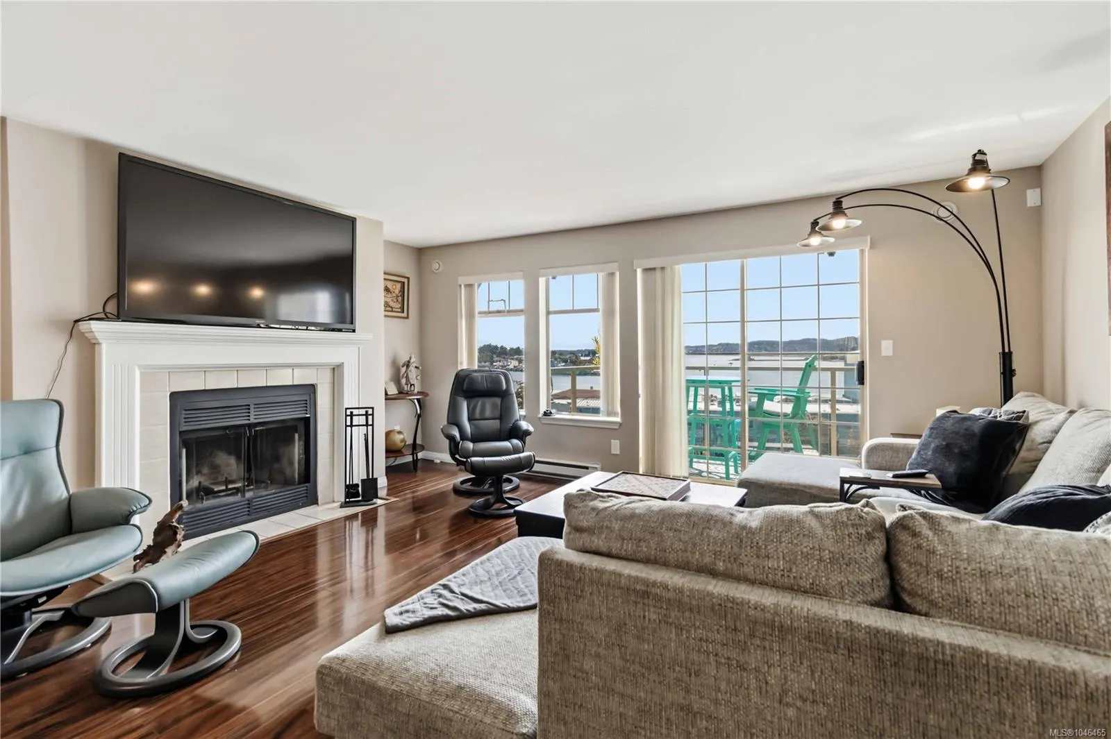 909 Admirals Rd