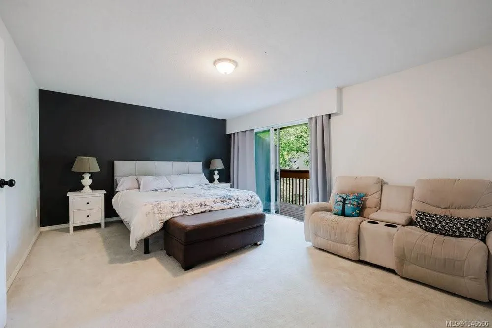 933 Admirals Rd