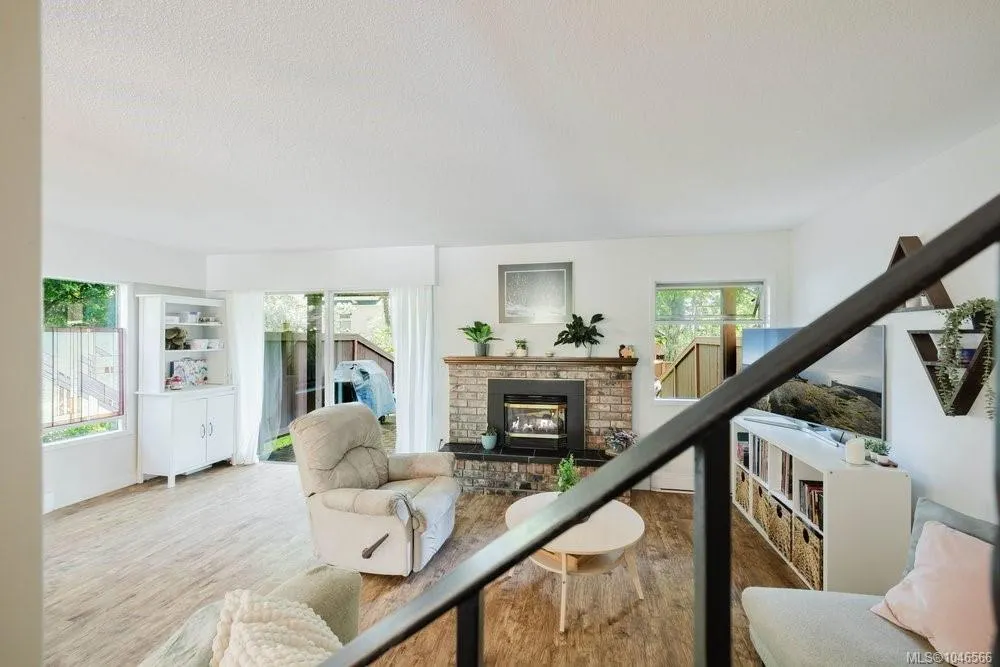 933 Admirals Rd