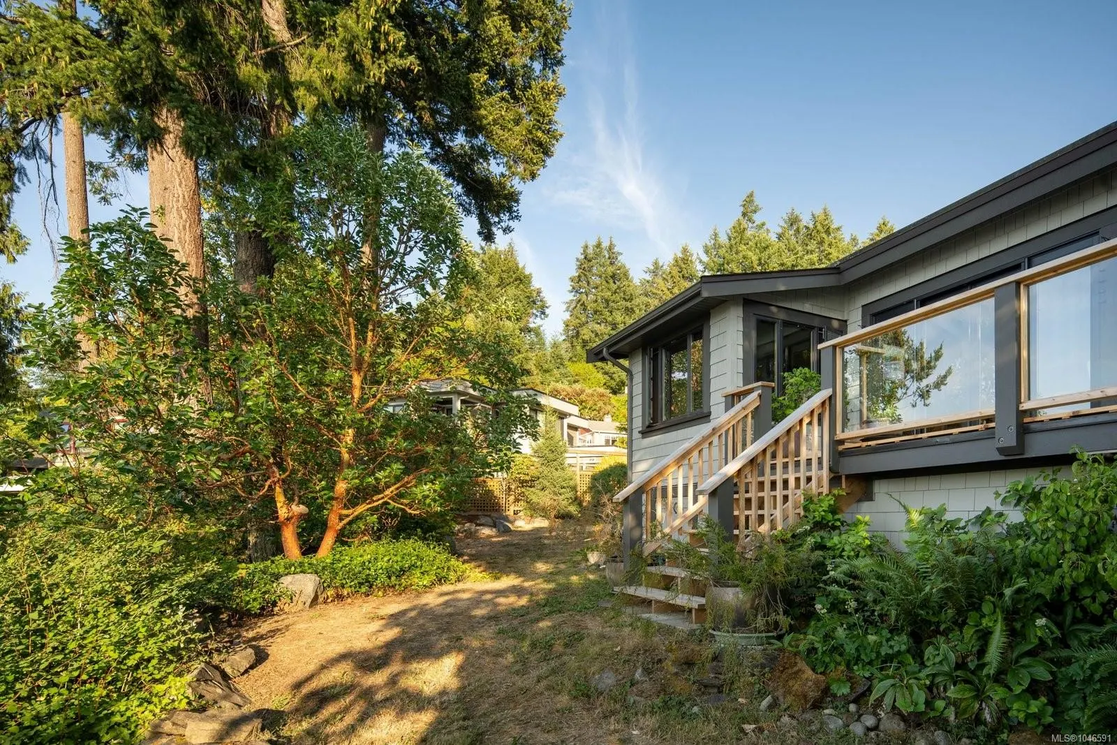 10994 Madrona Dr