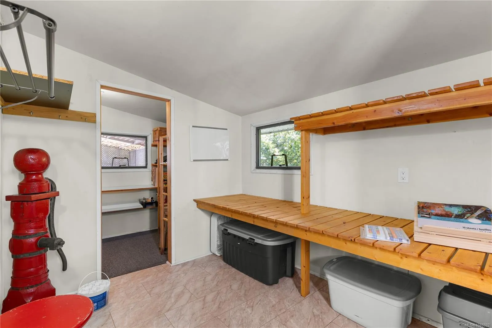 7701 Central Saanich Rd