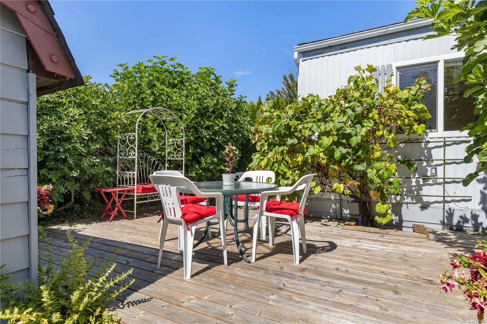 7701 Central Saanich Rd