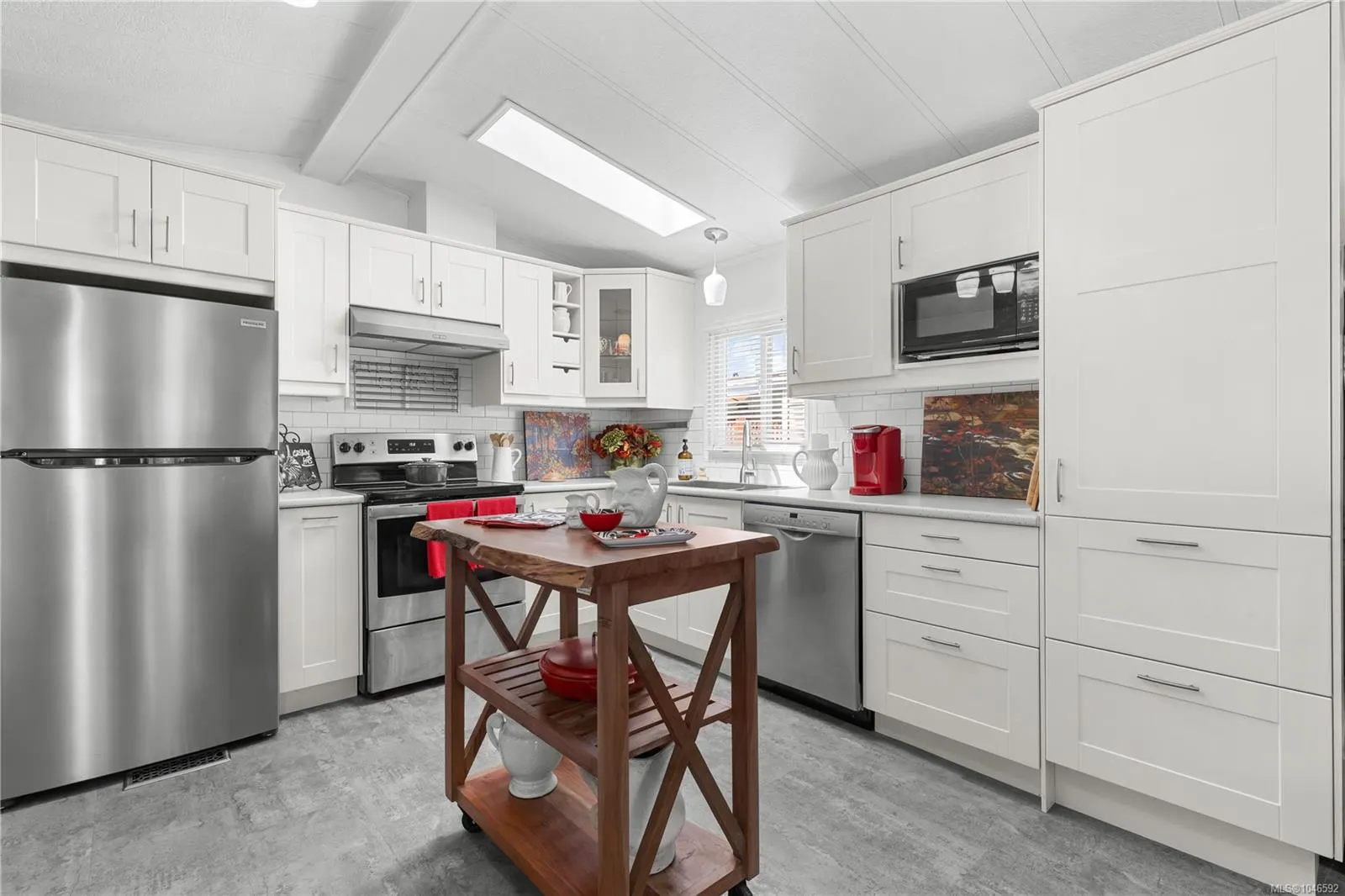 7701 Central Saanich Rd