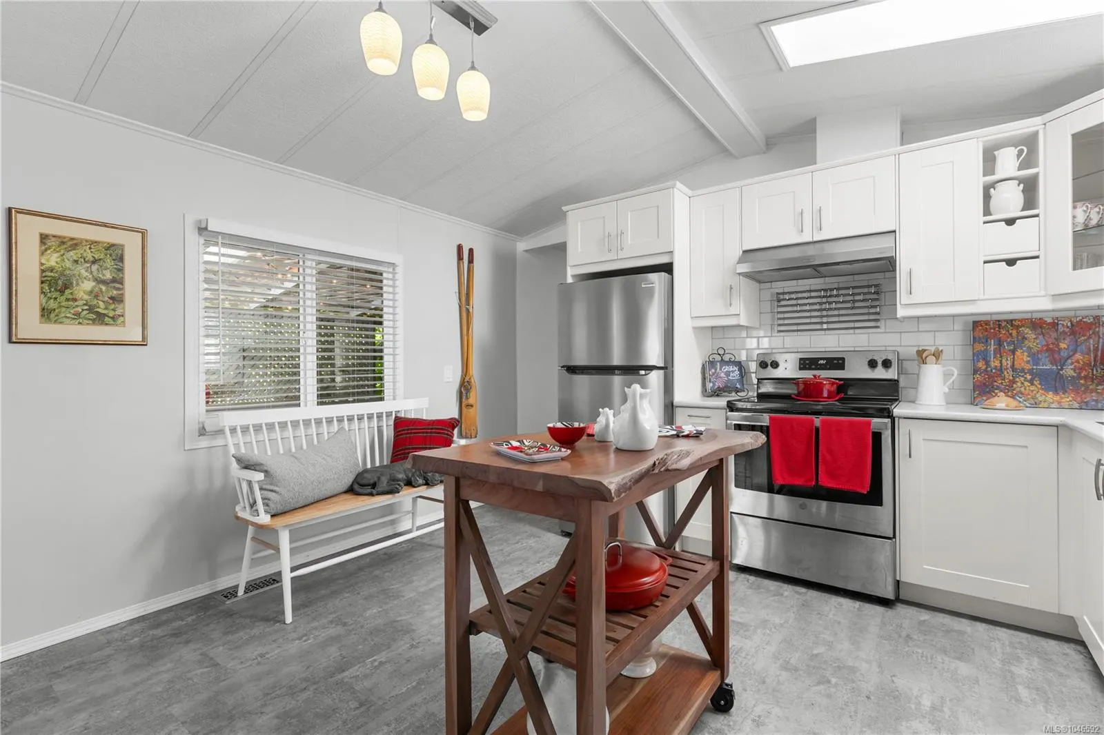 7701 Central Saanich Rd