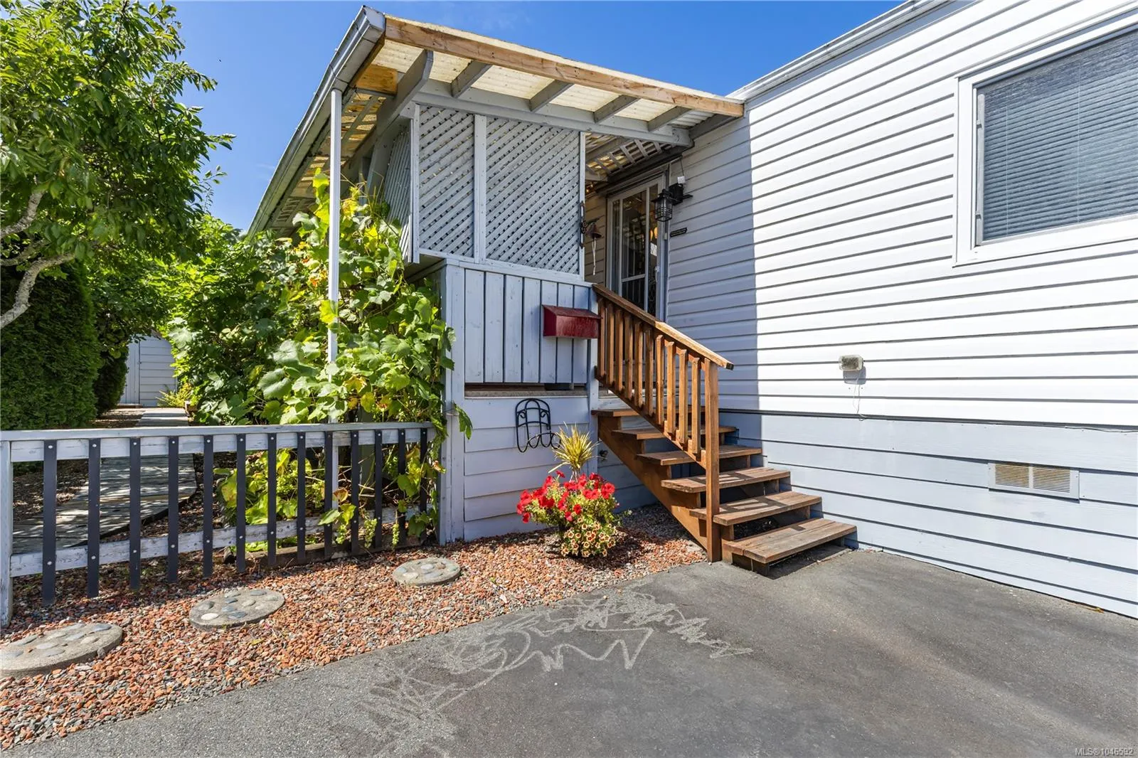 7701 Central Saanich Rd