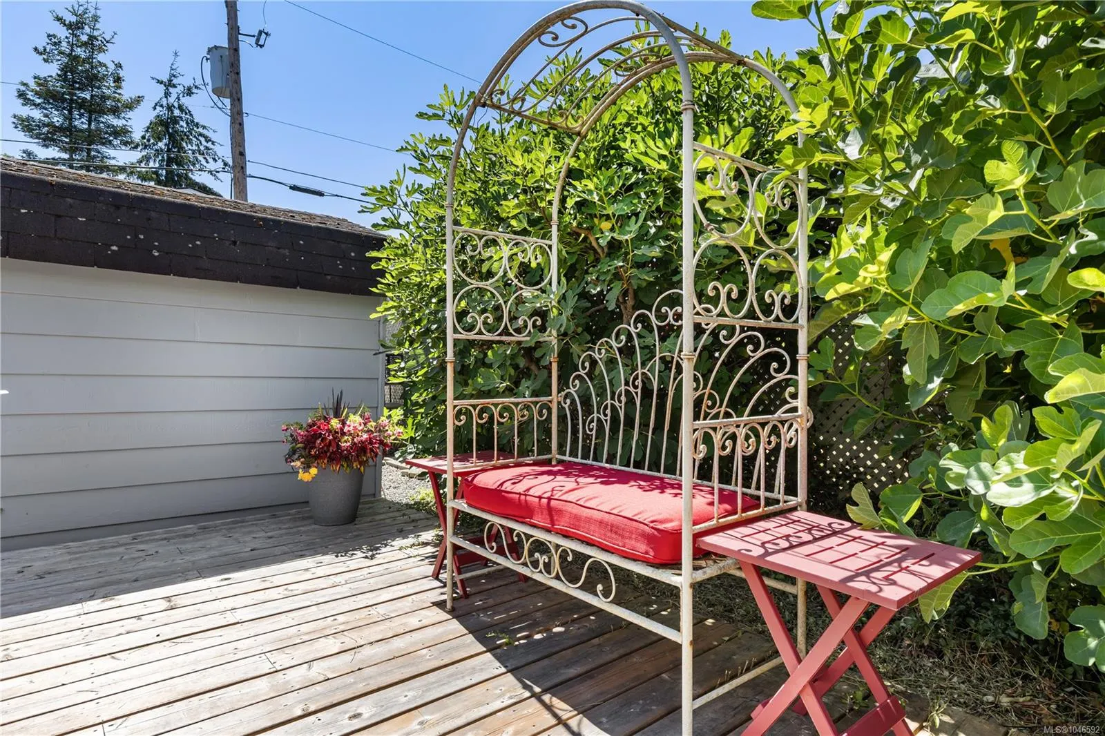 7701 Central Saanich Rd