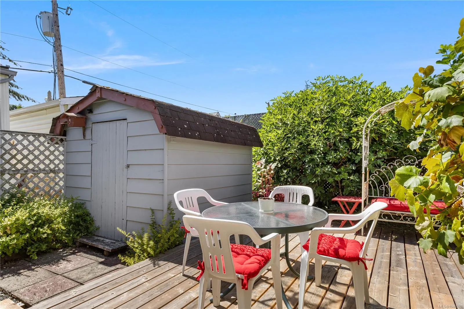 7701 Central Saanich Rd