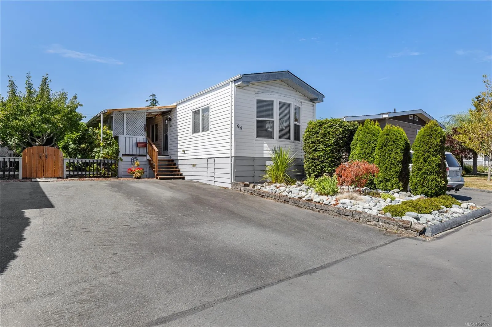 7701 Central Saanich Rd