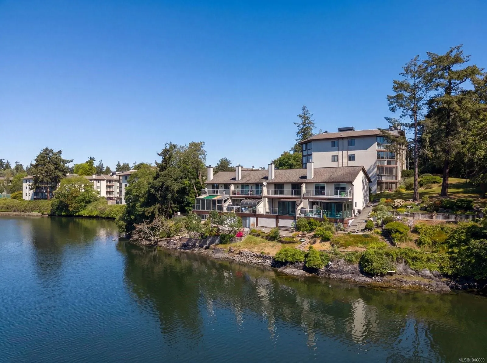67 Gorge Rd W