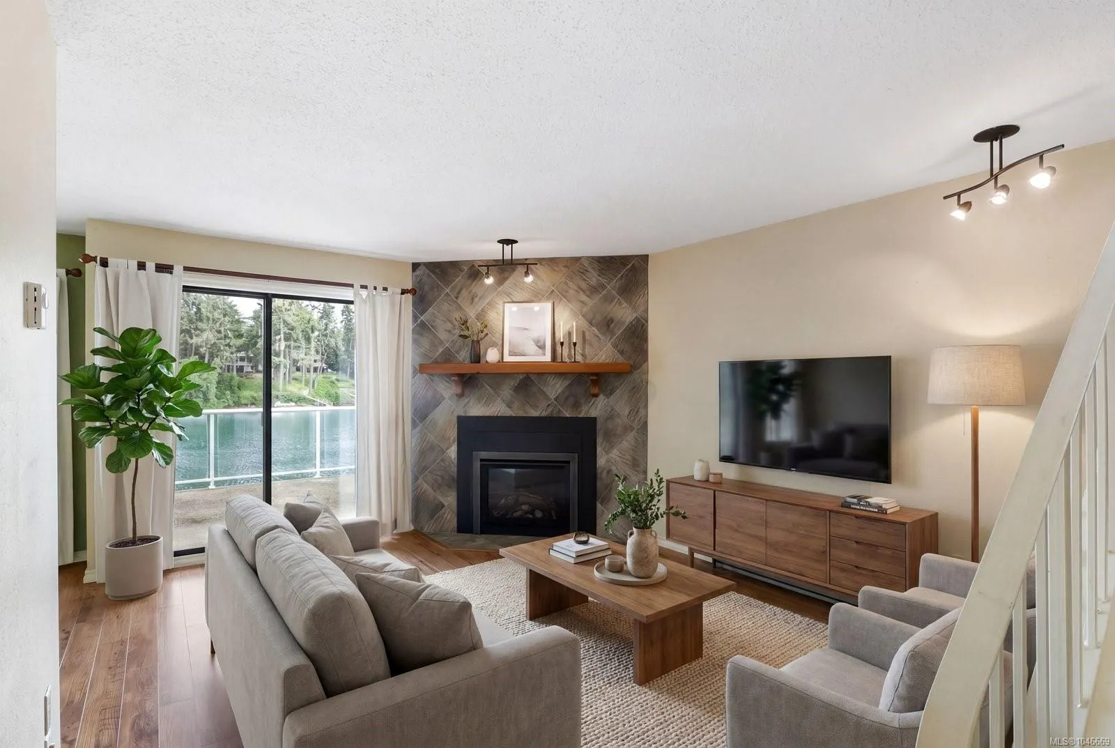 67 Gorge Rd W