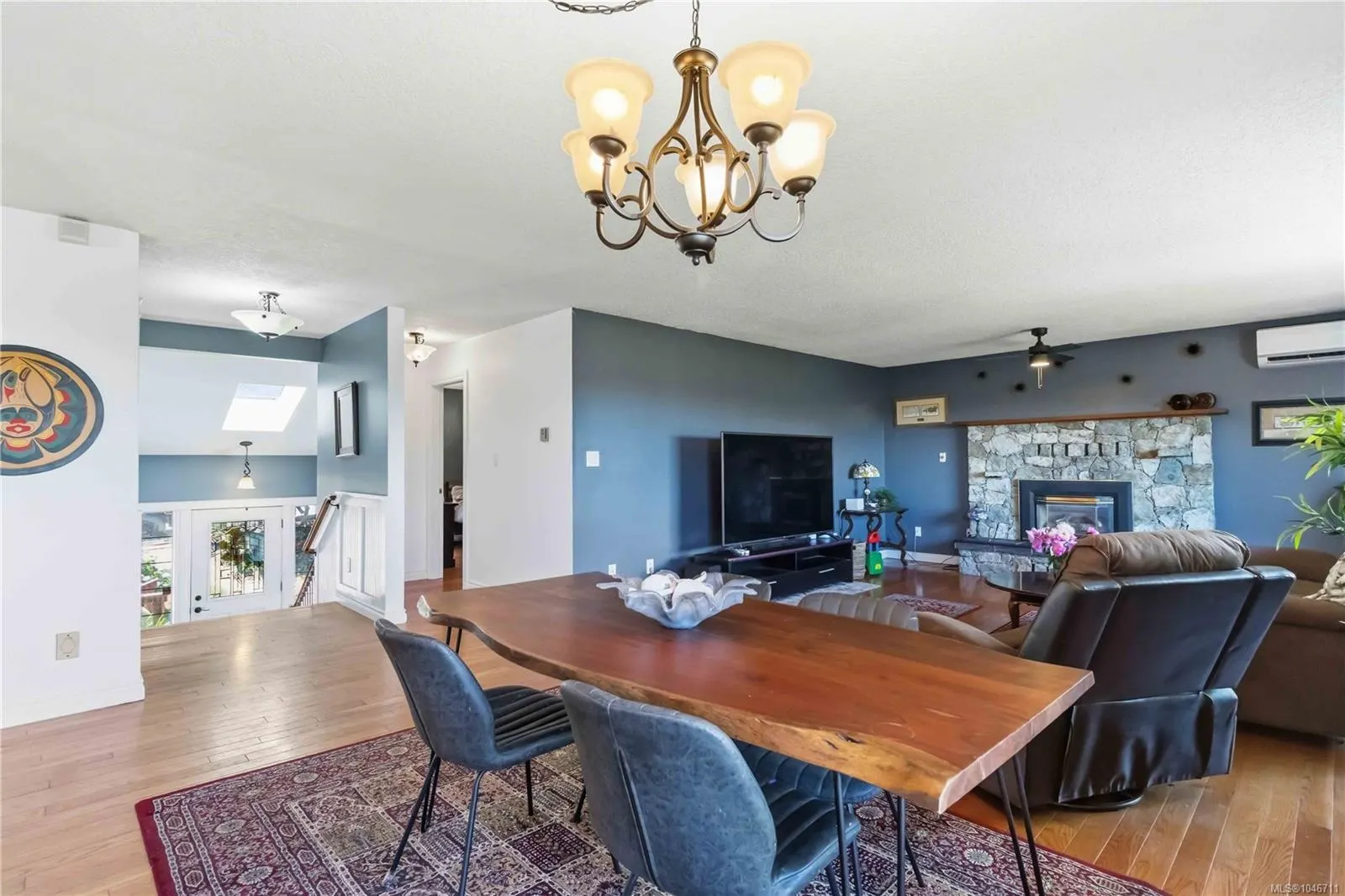 3389 Mary Anne Cres