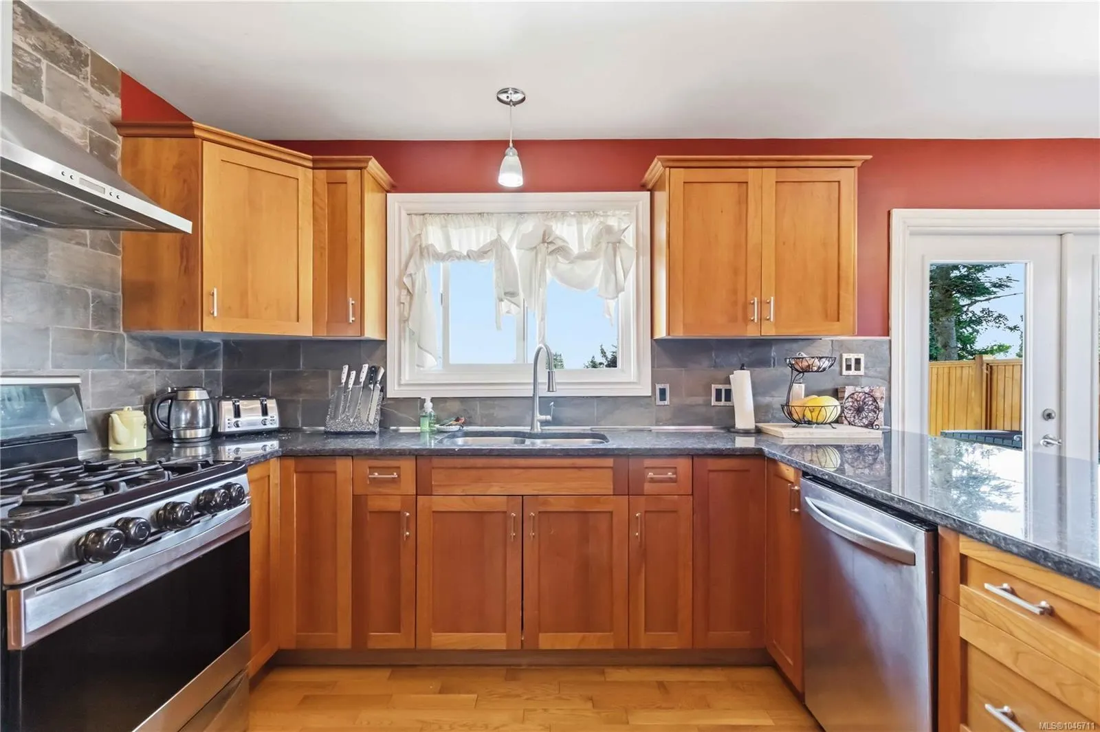 3389 Mary Anne Cres