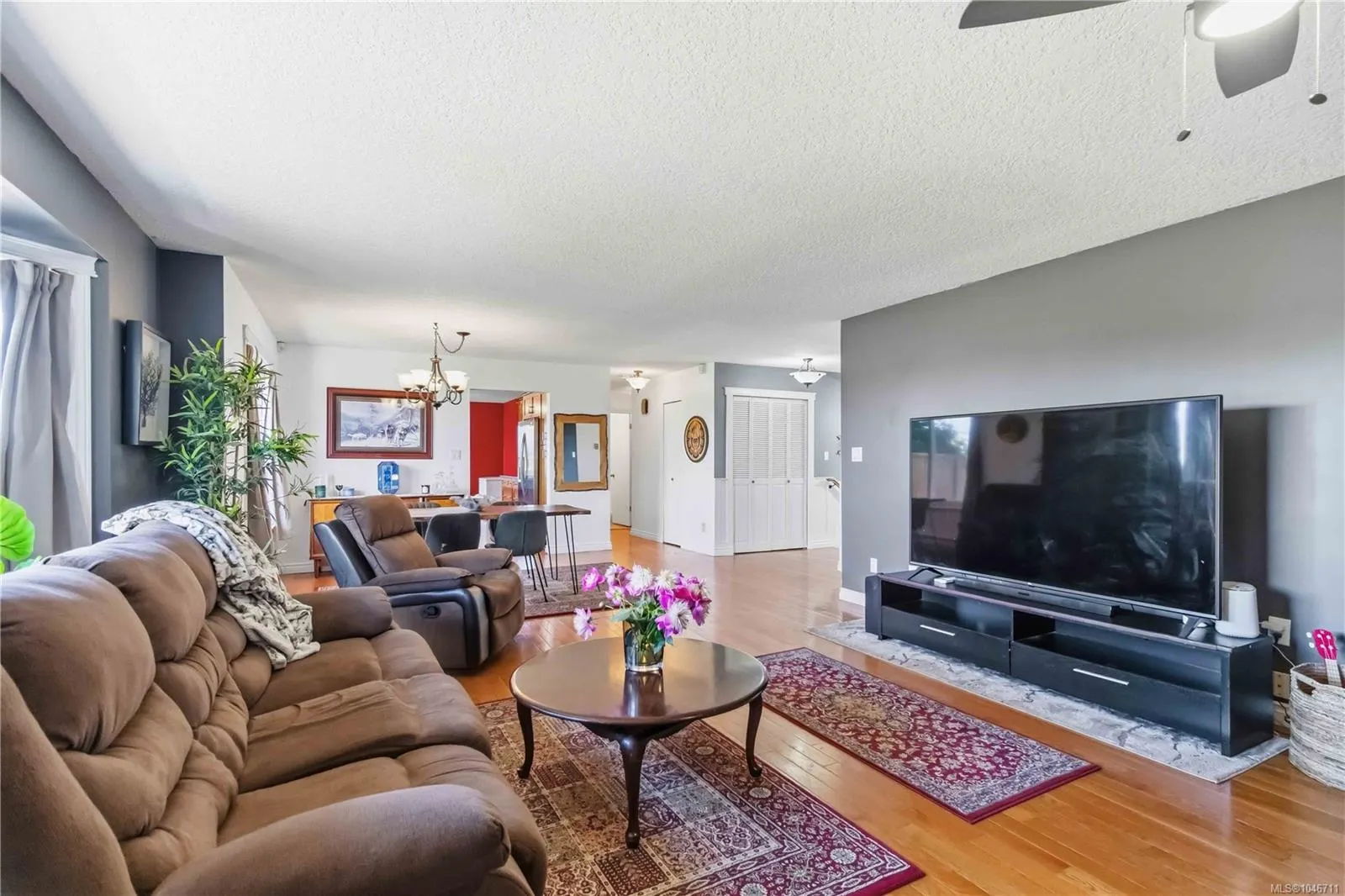 3389 Mary Anne Cres