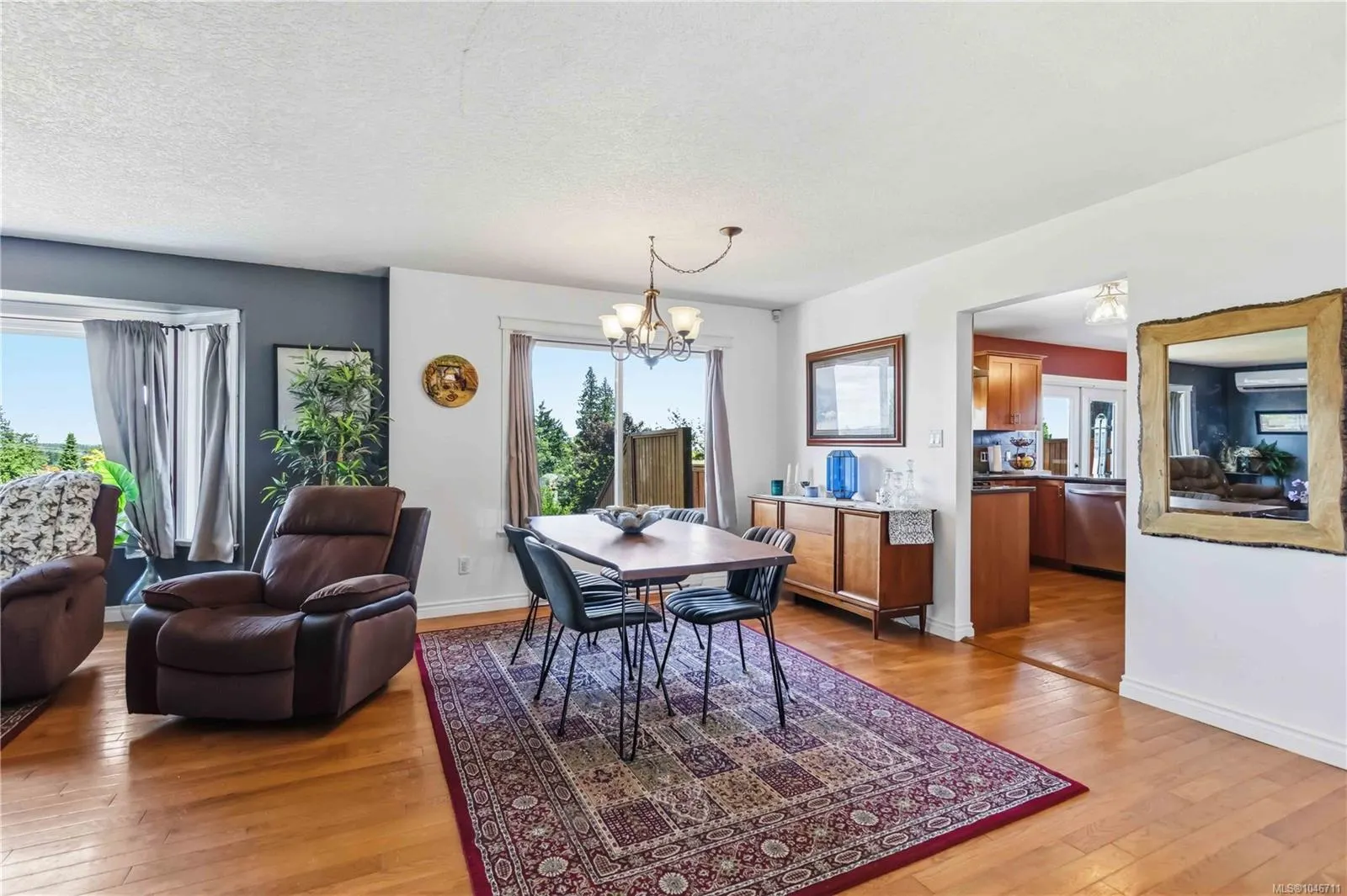 3389 Mary Anne Cres