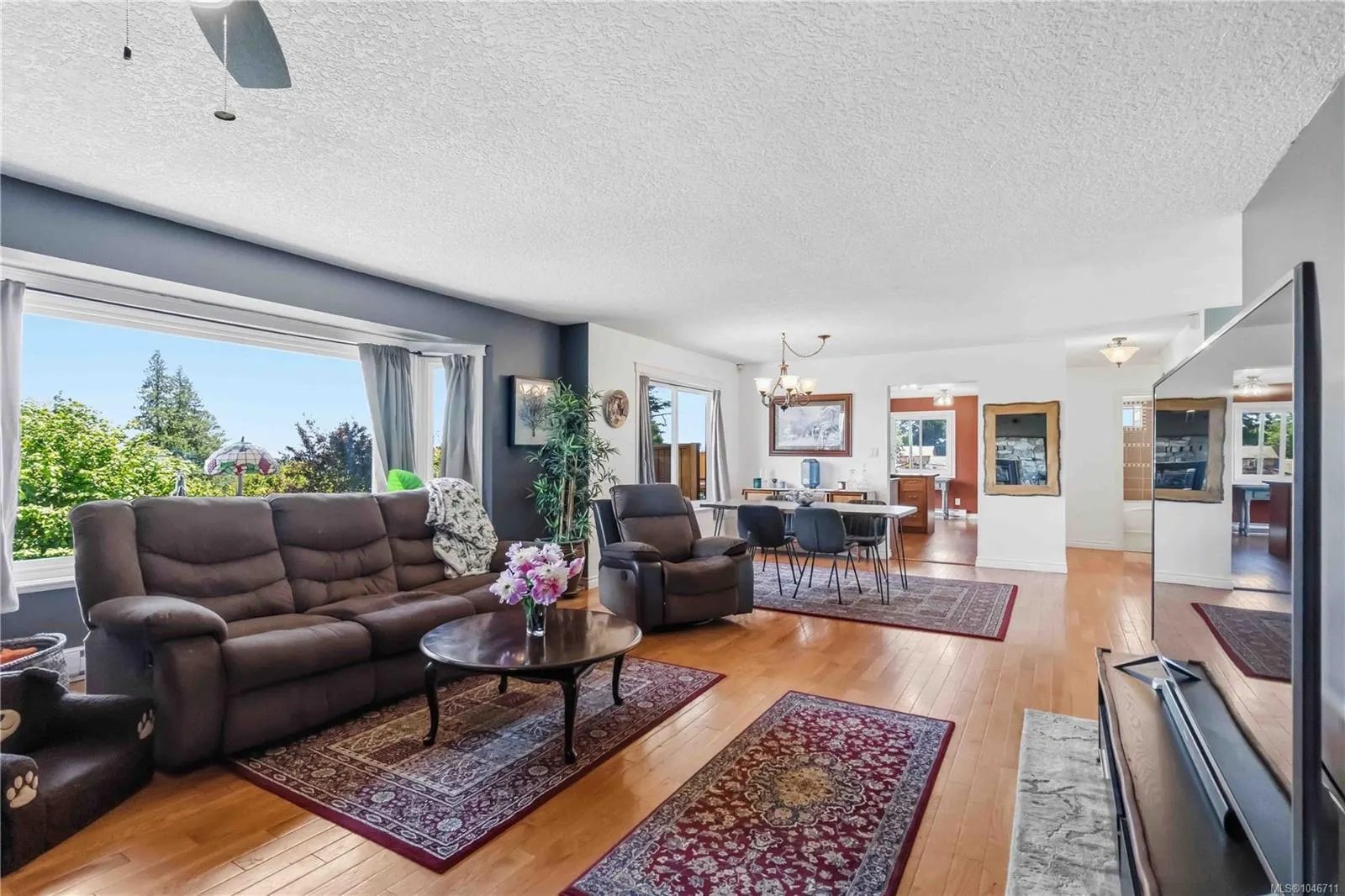 3389 Mary Anne Cres