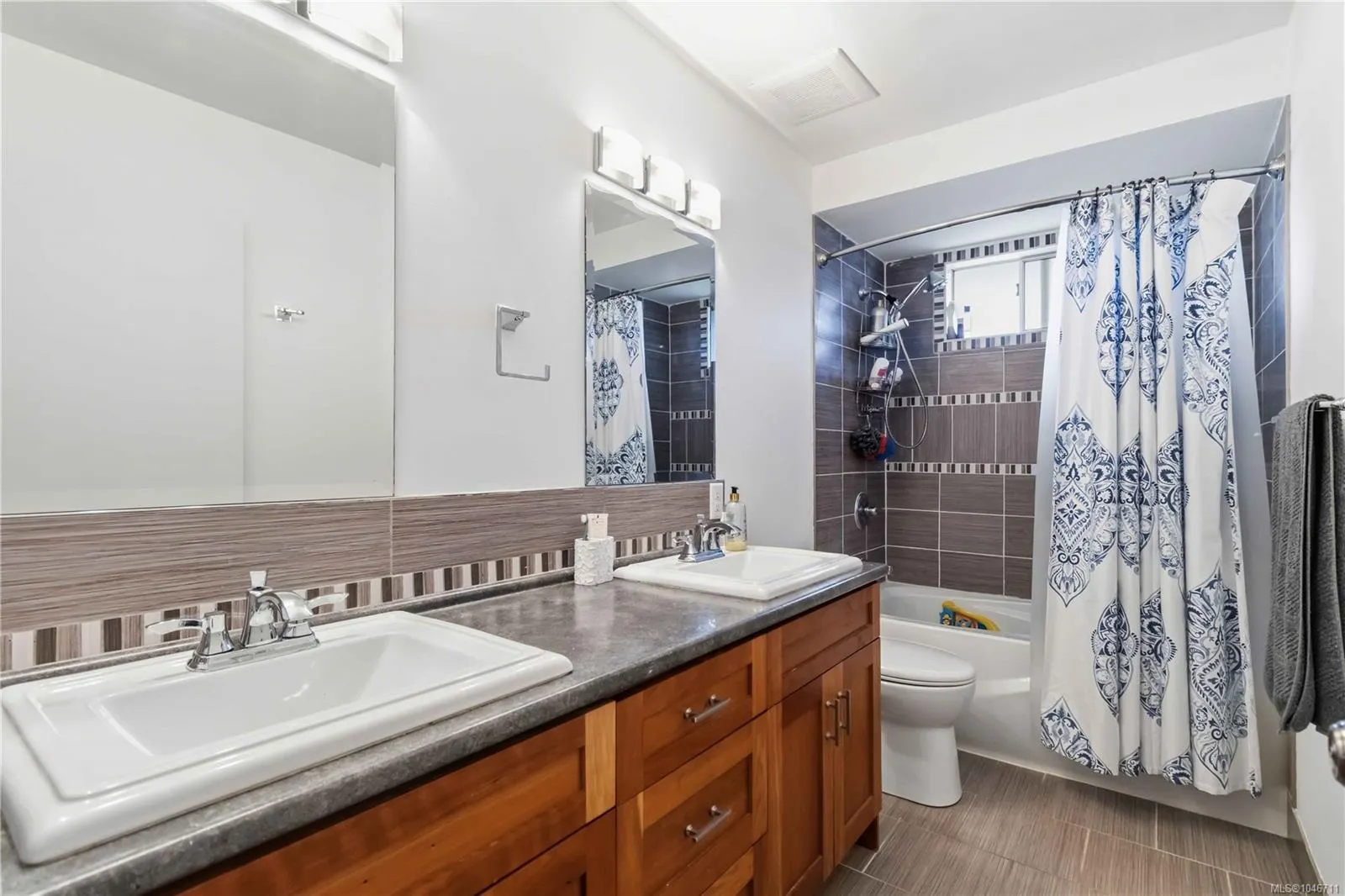 3389 Mary Anne Cres