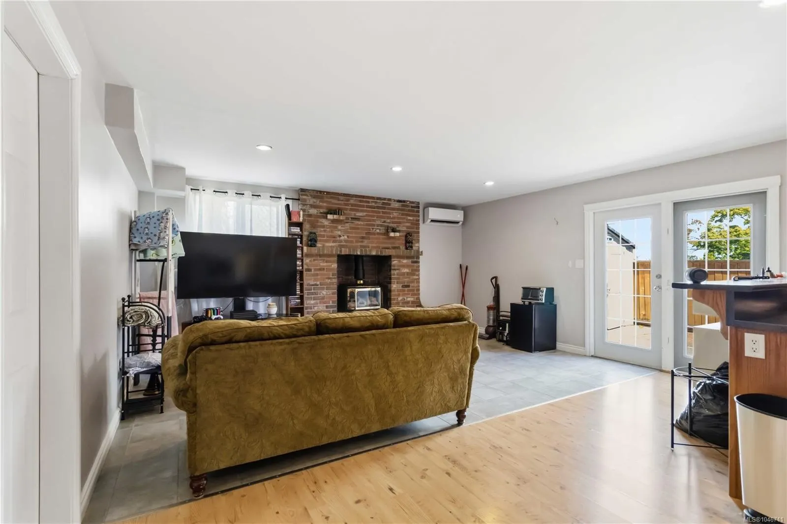 3389 Mary Anne Cres