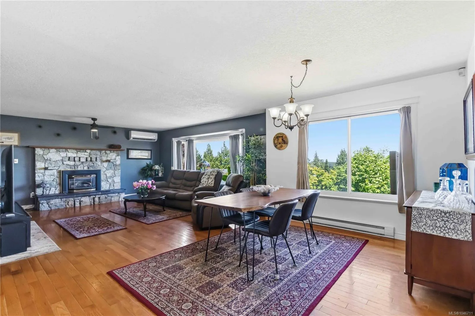 3389 Mary Anne Cres