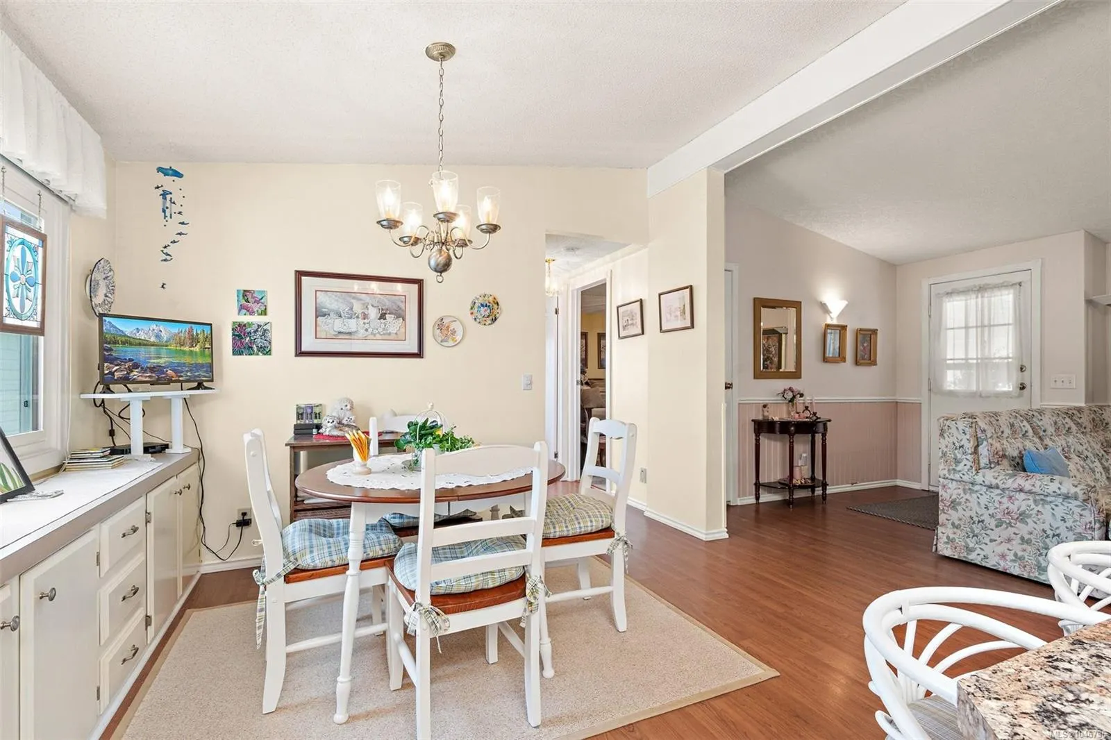 7701 Central Saanich Rd