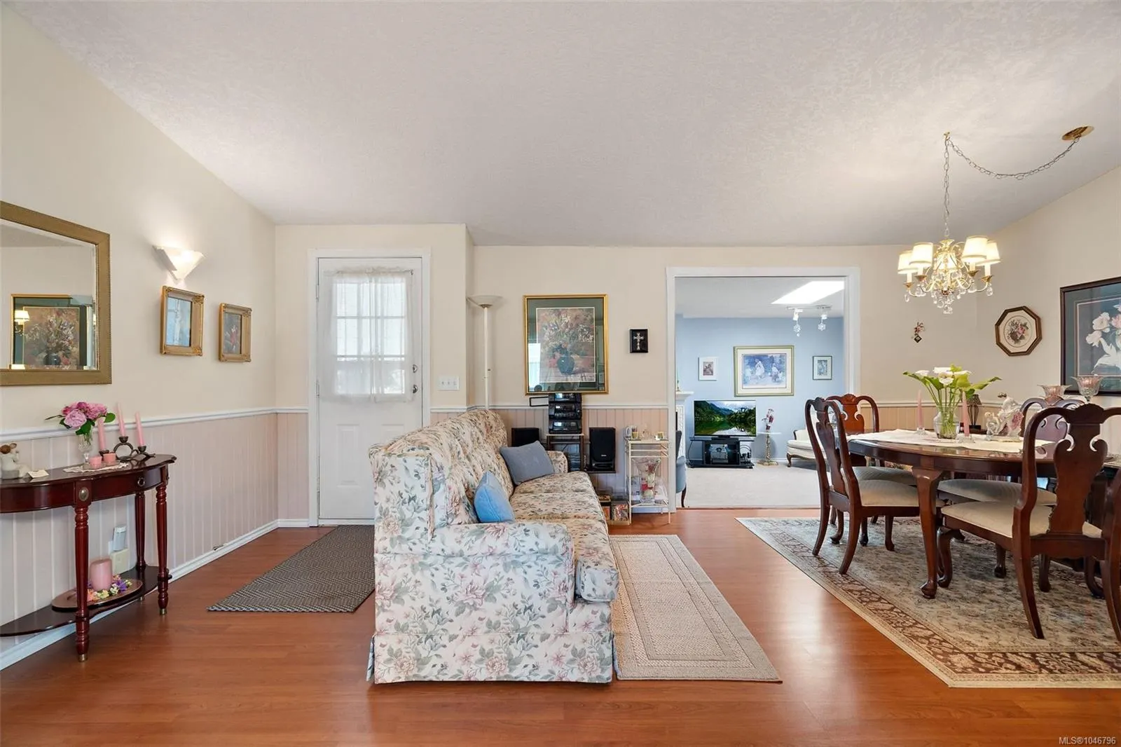 7701 Central Saanich Rd