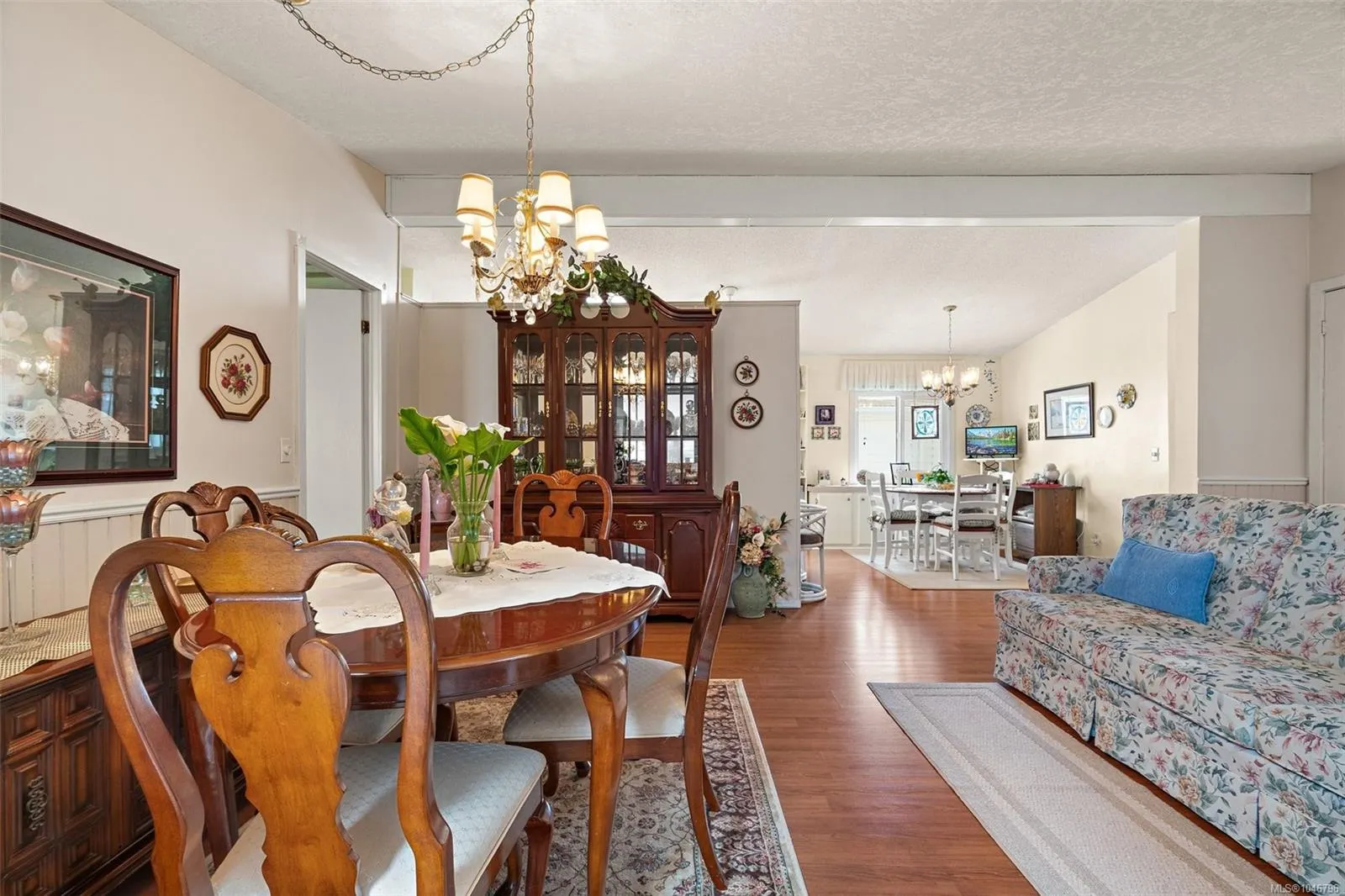7701 Central Saanich Rd