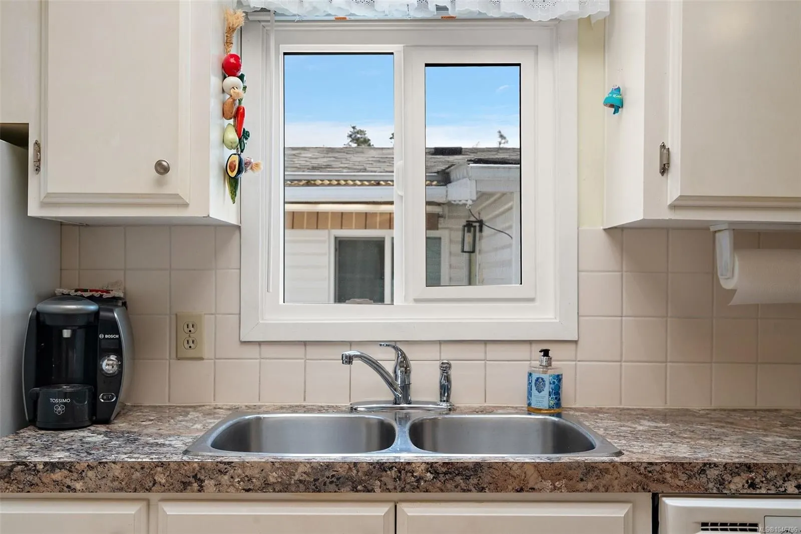 7701 Central Saanich Rd