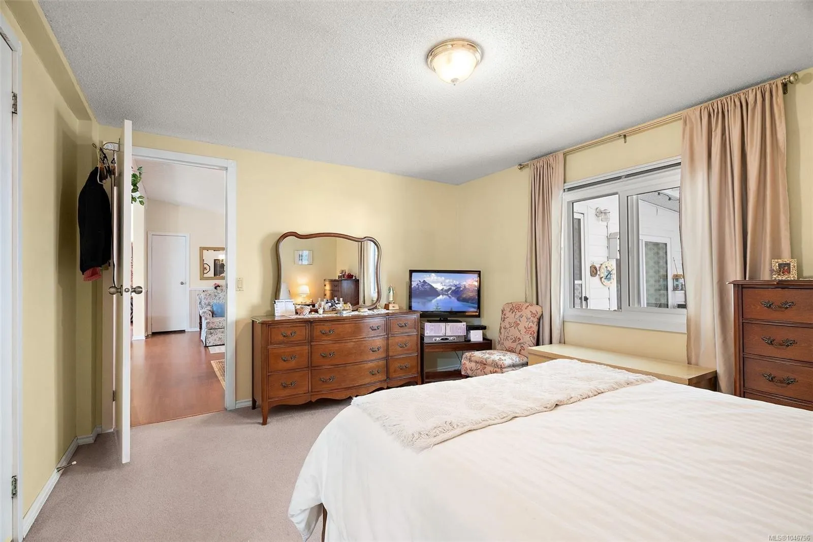 7701 Central Saanich Rd