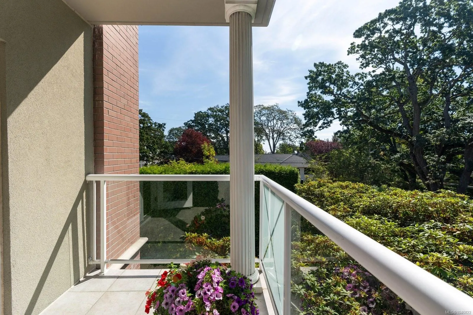 2277 Oak Bay Ave