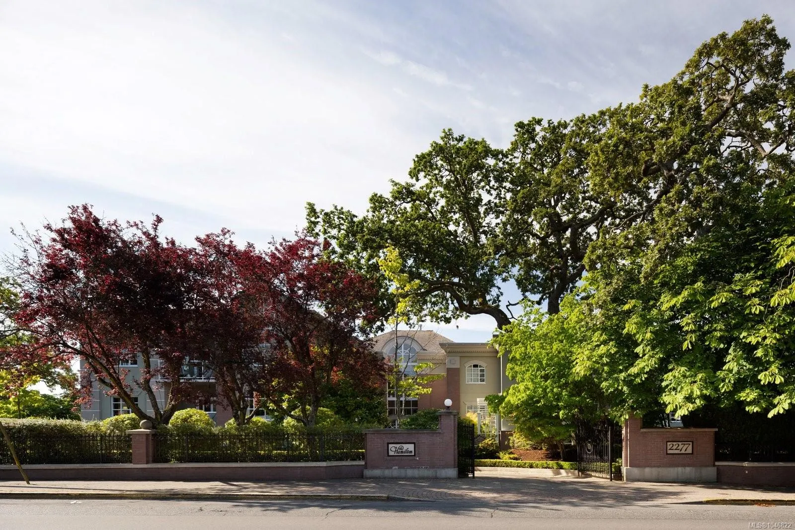 2277 Oak Bay Ave