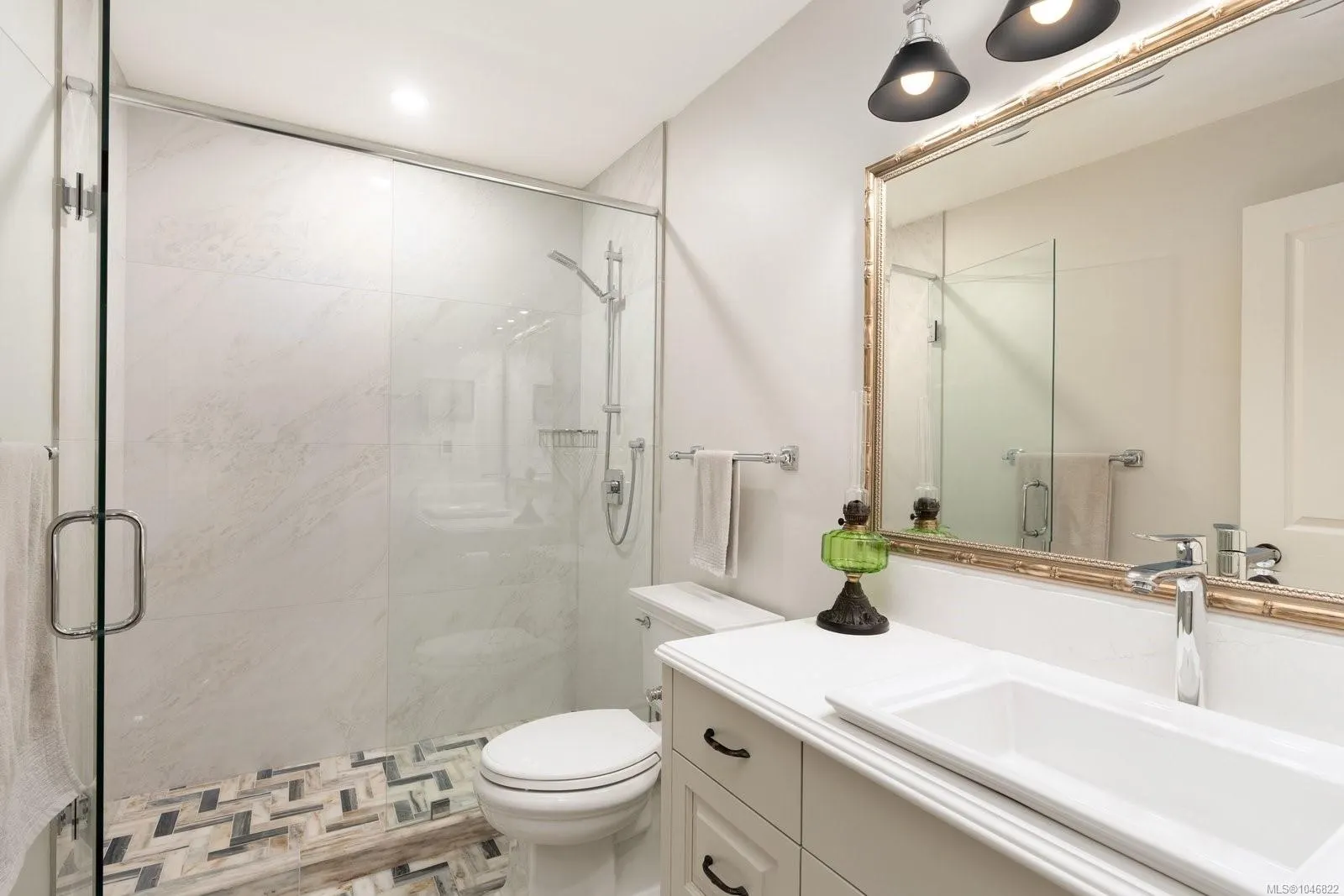 2277 Oak Bay Ave