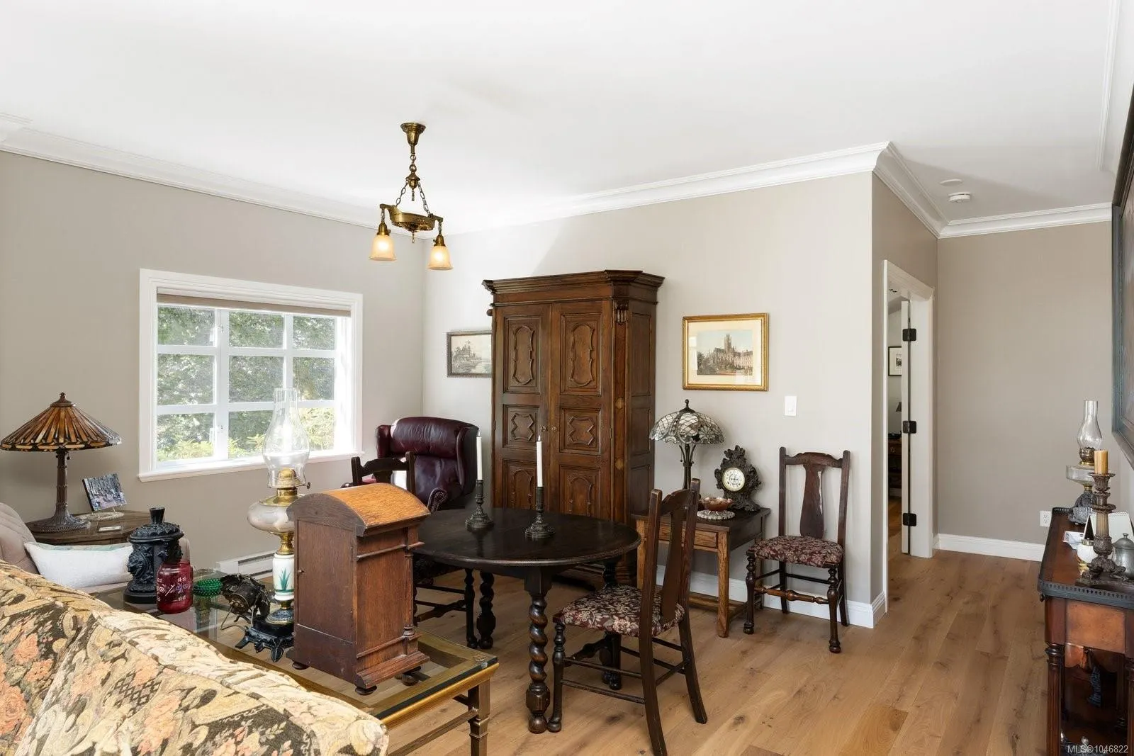 2277 Oak Bay Ave