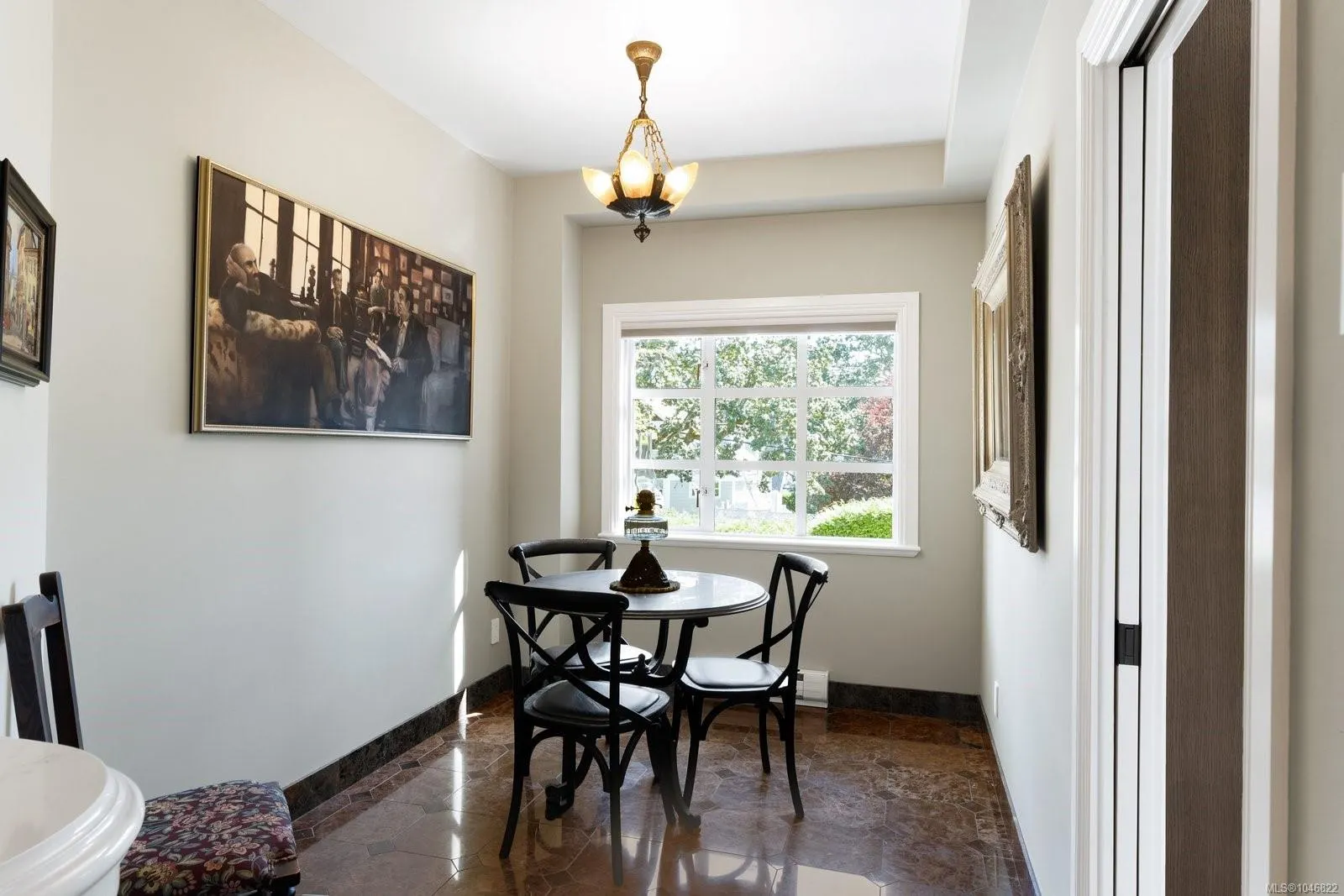 2277 Oak Bay Ave