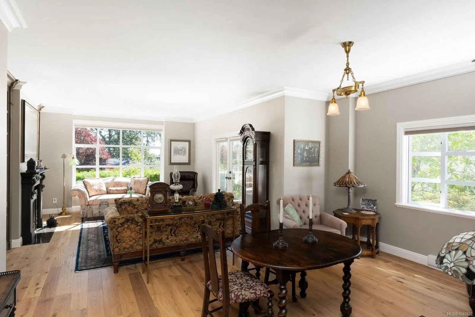 2277 Oak Bay Ave