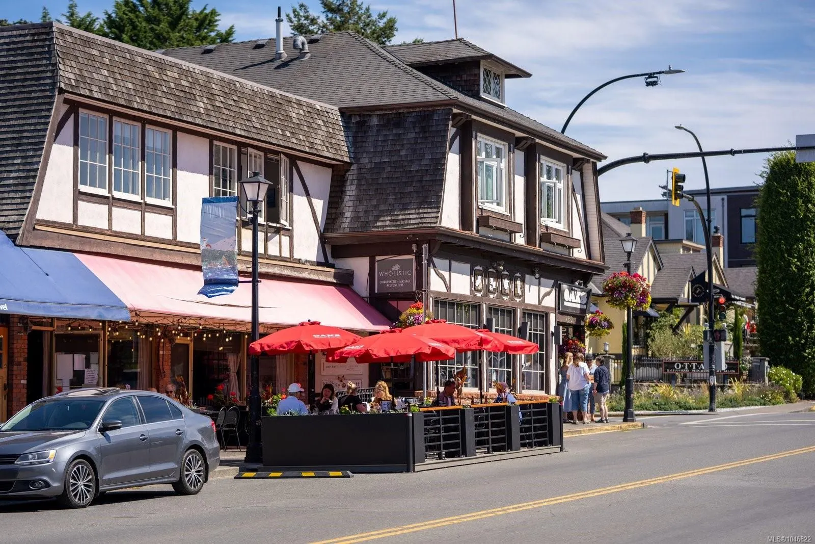 2277 Oak Bay Ave