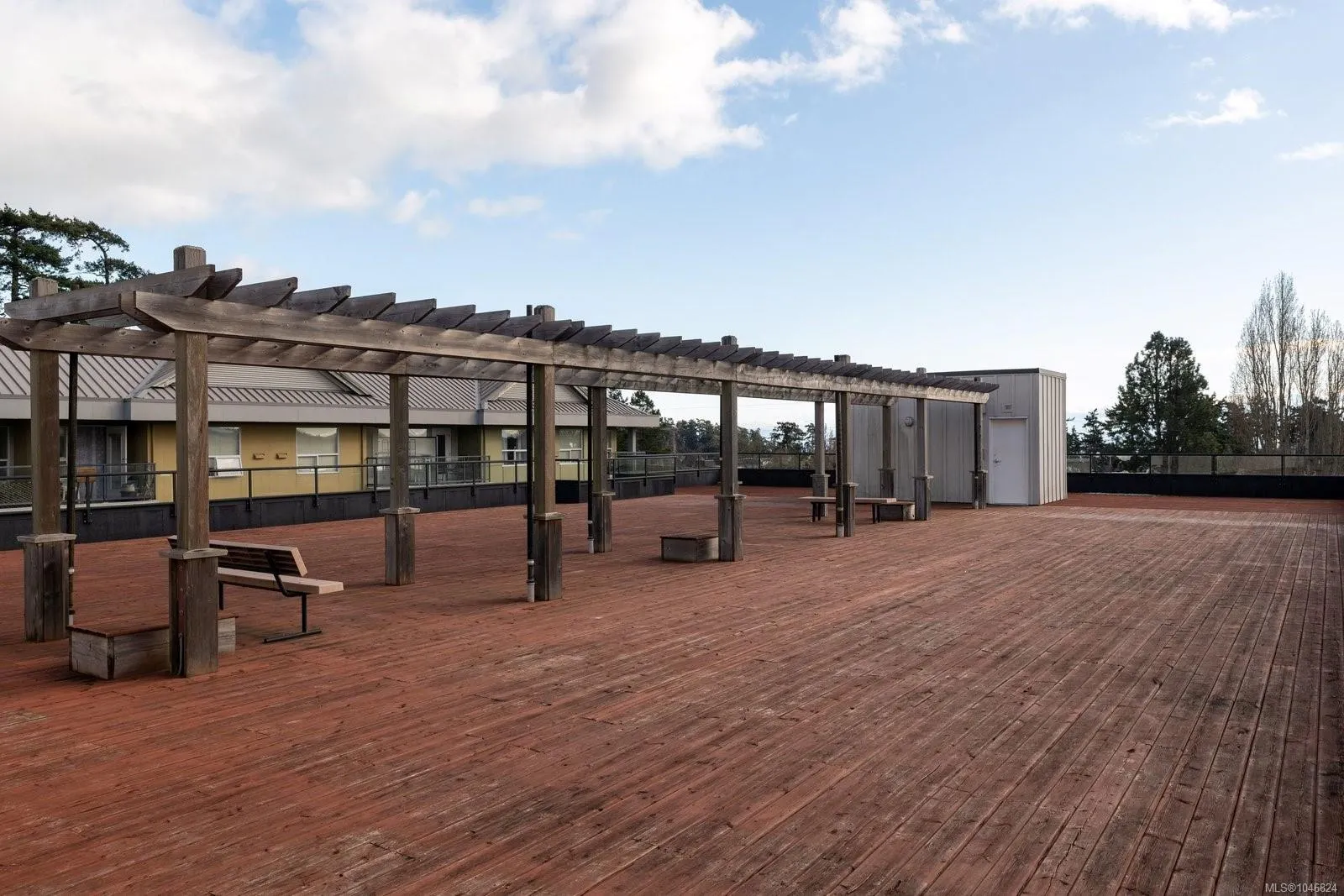 1405 Esquimalt Rd