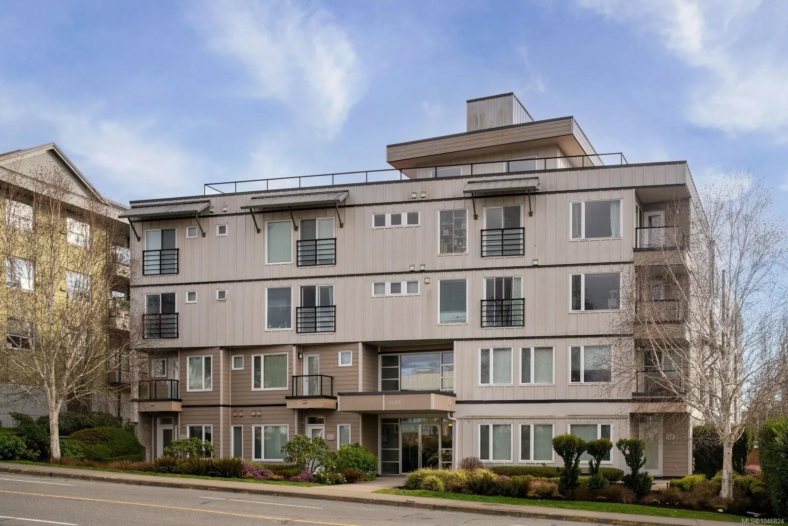 1405 Esquimalt Rd