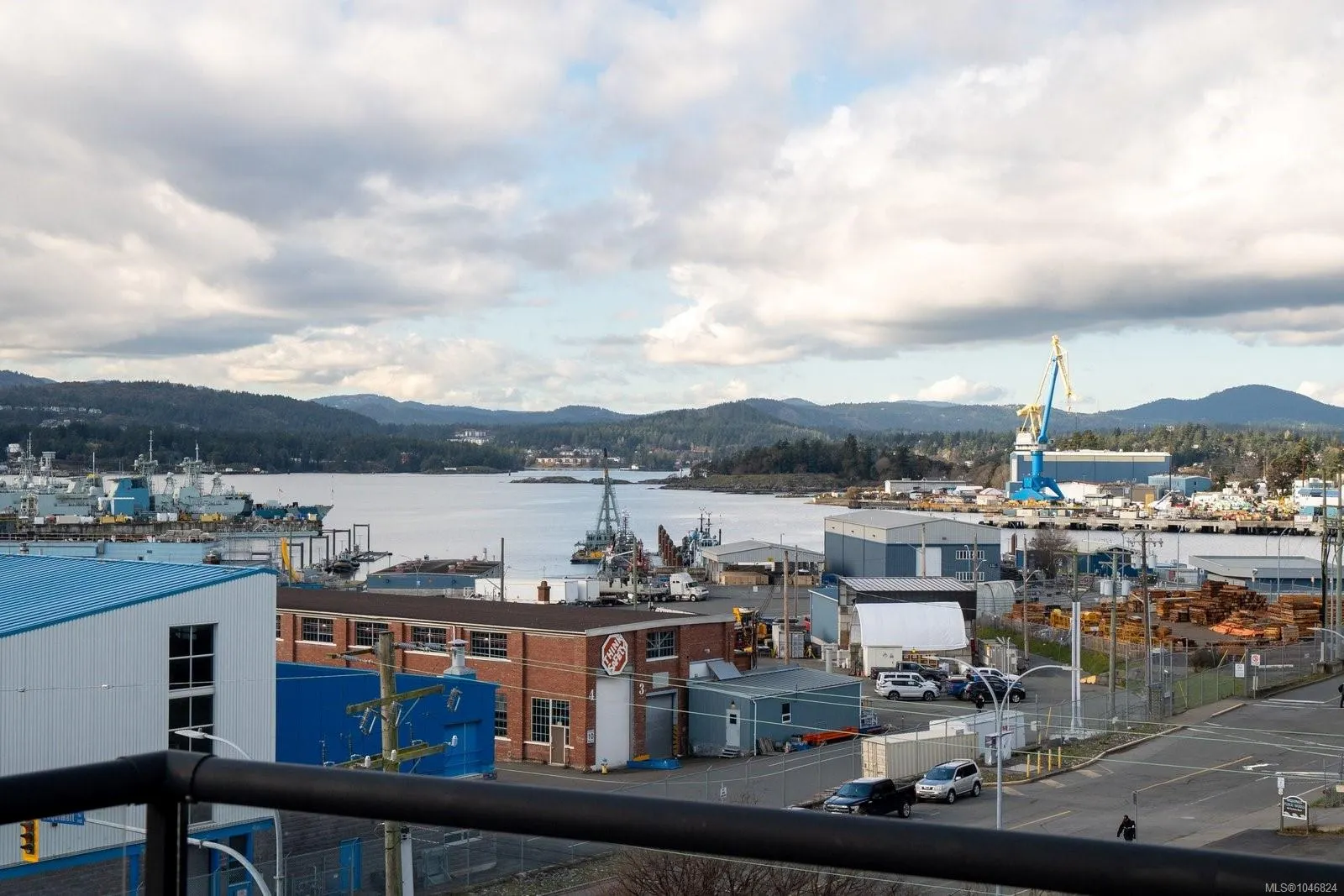 1405 Esquimalt Rd
